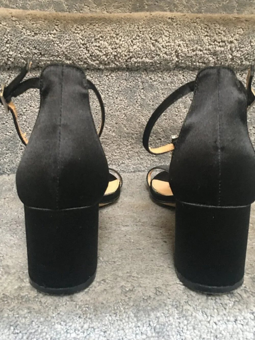 Women's Badgley Mischka Jewel T-Strap Metallic Formal Dress Sandals Size 9, EUC